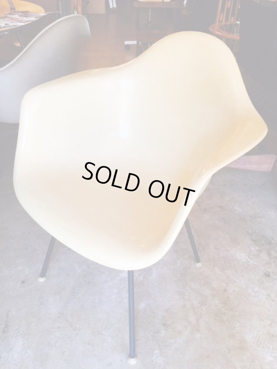 画像2: "Herman Miller" Eames Arm Shell Chair (2)