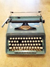 画像1: "Remington" Vintage Typewriter (1)