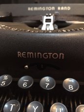 画像5: "Remington" Vintage Typewriter (5)