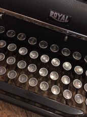 画像6: "ROYAL" Vintage Typewriter (6)