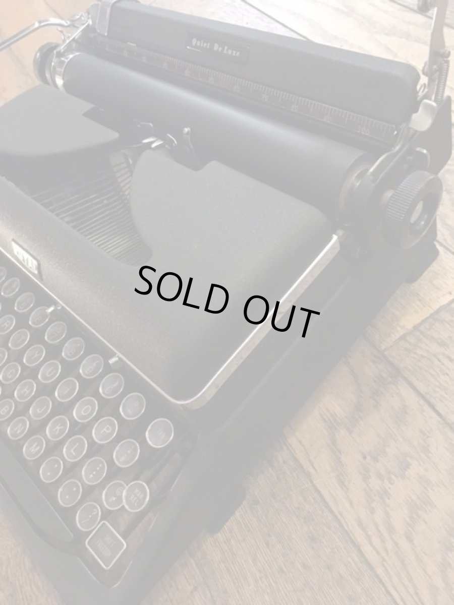 画像2: "ROYAL" Vintage Typewriter (2)