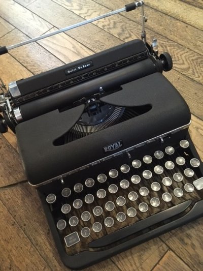 画像1: "ROYAL" Vintage Typewriter