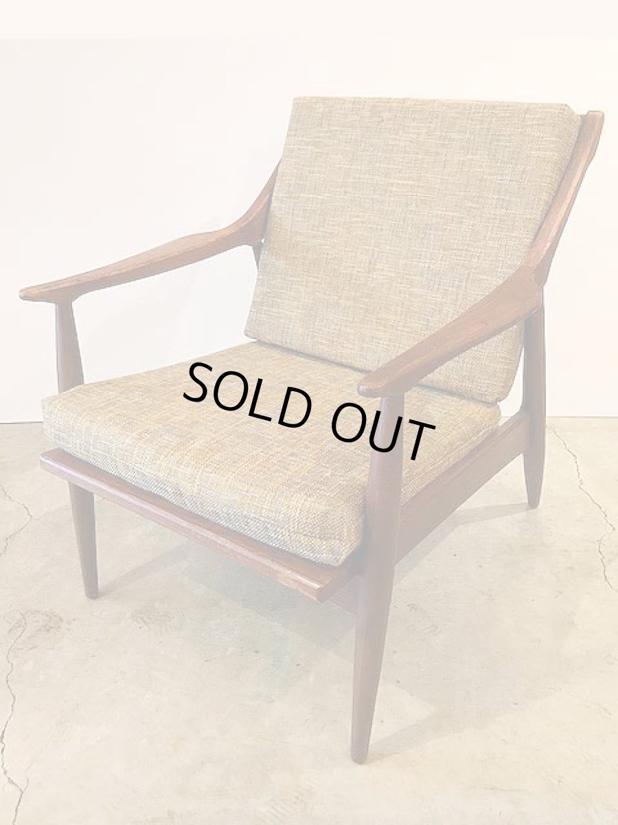画像1: "PAOLI, INC." Vintage Arm Chair (1)