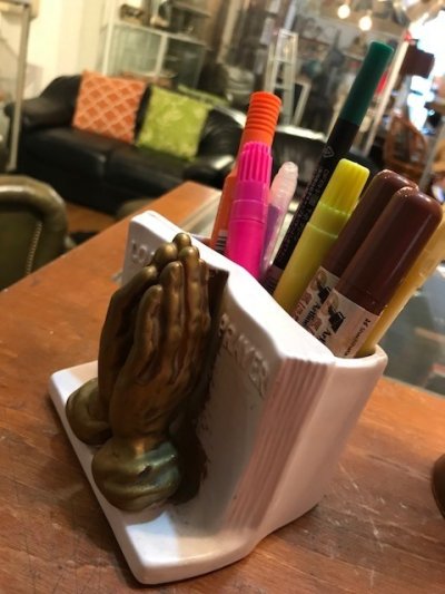 画像3: "Playing Hands" Penholder