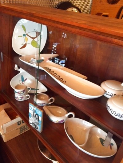 画像3: Vintage China Cabinet
