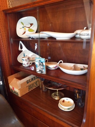 画像1: Vintage China Cabinet