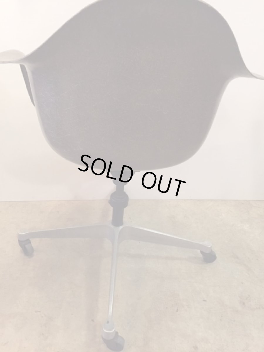 画像4: "Herman Miller" Eames Arm Shell Chair (4)