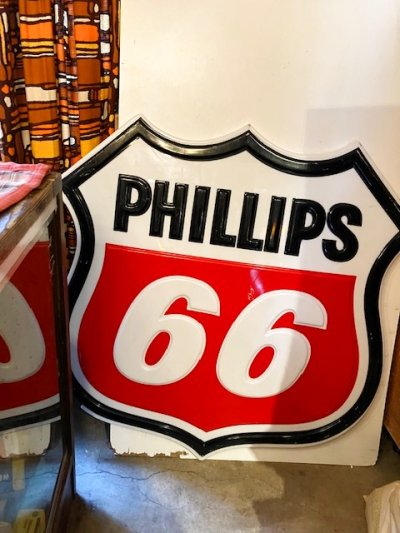 画像2:  “PHILLIPS” 66 Sign