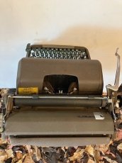 画像5: "ROYAL" Vintage Typewriter (5)