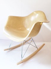 画像1: "Herman Miller" Eames Arm Shell Chair (1)