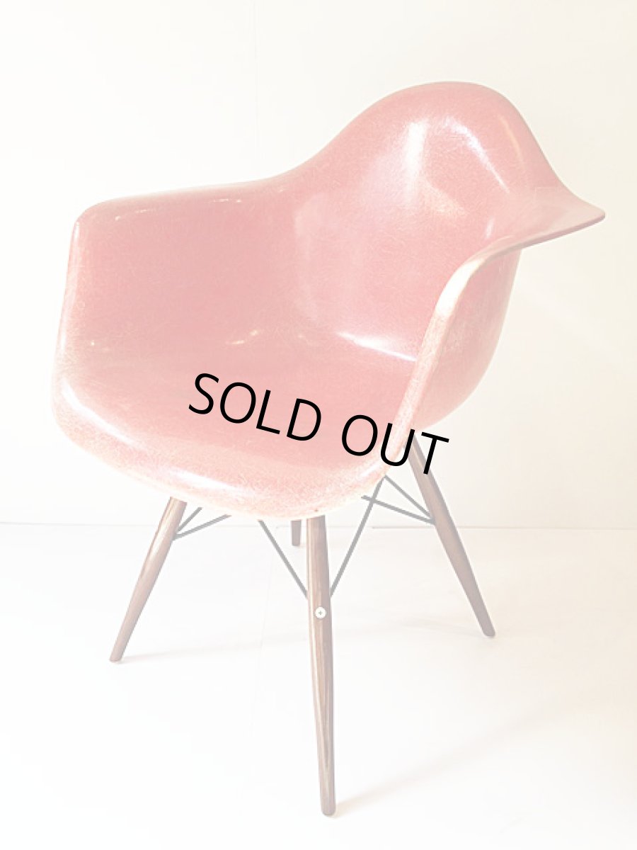 画像1:  Eames Armshell Chair (1)