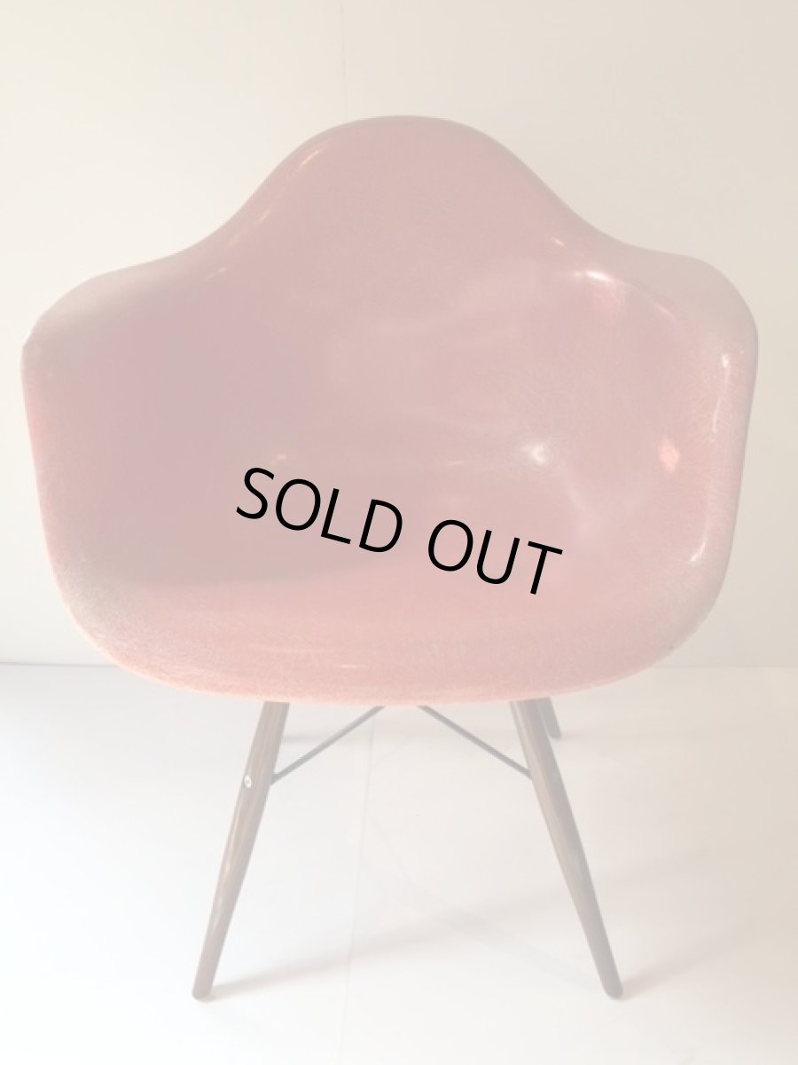 画像2:  Eames Armshell Chair (2)