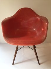 画像2:  Eames Armshell Chair (2)