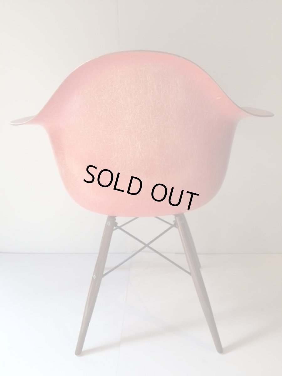 画像4:  Eames Armshell Chair (4)