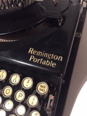 画像2: "Remington" Vintage Typewriter (2)