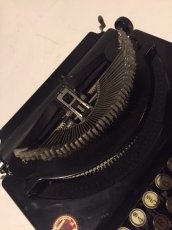 画像3: "Remington" Vintage Typewriter (3)