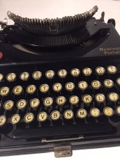 画像5: "Remington" Vintage Typewriter (5)