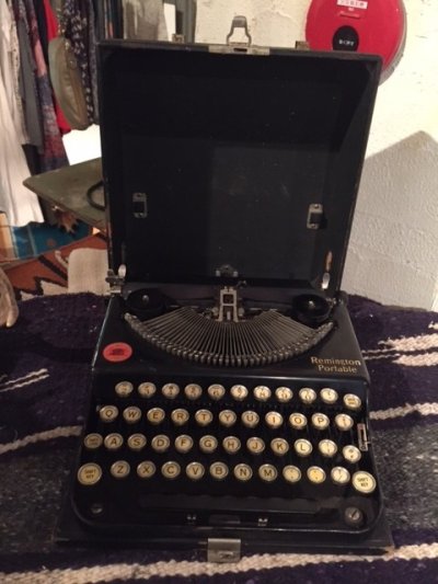 画像2: "Remington" Vintage Typewriter