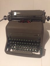 画像2: "ROYAL" Vintage Typewriter (2)