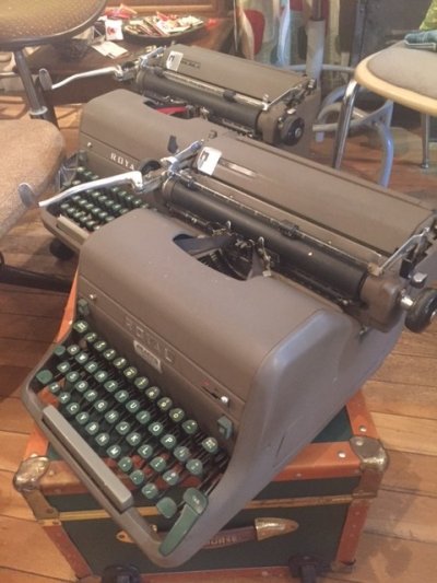 画像3: "ROYAL" Vintage Typewriter