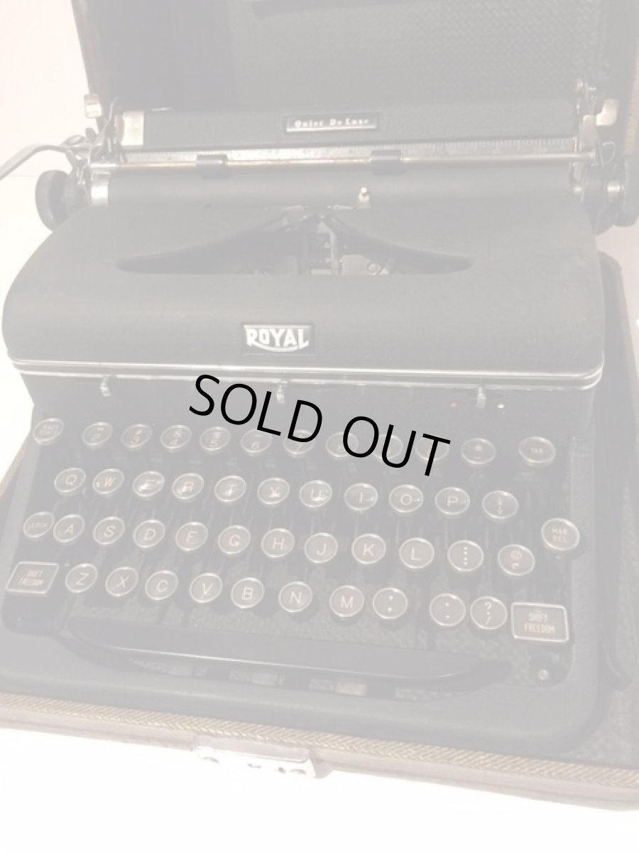 画像2: "ROYAL" Vintage Typewriter (2)