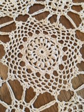 画像5: Handmade Lace Tablecloth (5)