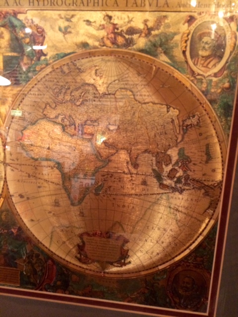 『新商品 Theater Chair & Arm Chair & Gold Globe Art』upしました。