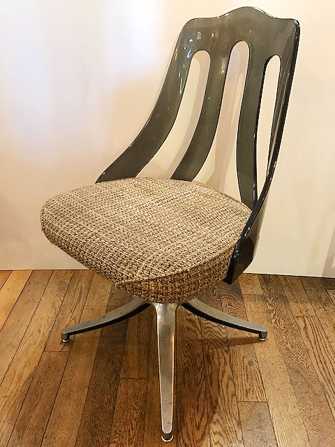 【"Howell Interlake" Lucite Chair】