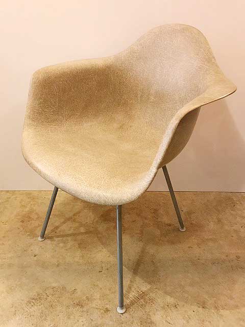 【"Herman Miller" Eames Arm Shell Chair】